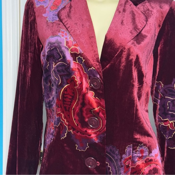 Coldwater Creek Long Velvet Jacket in Deep Red & Paisley Graphic Prints 8 EUC - Picture 5 of 17